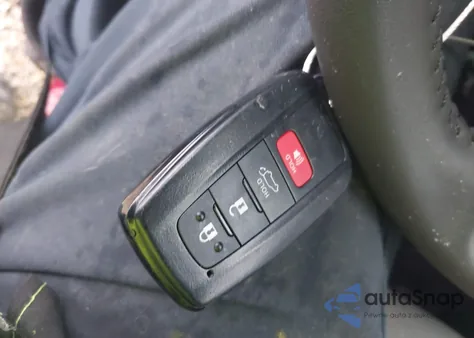 2025 Toyota Rav4 Xle from USA, damaged, VIN 2T3P1RFV2SW525238